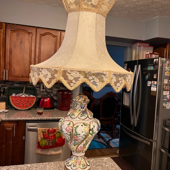 2 Monumental Capodimonte Italian porcelain lamps. Beautiful, rare and antique - Picture 8 of 9